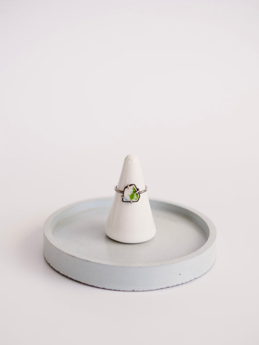 Dainty Green Leaf Ring